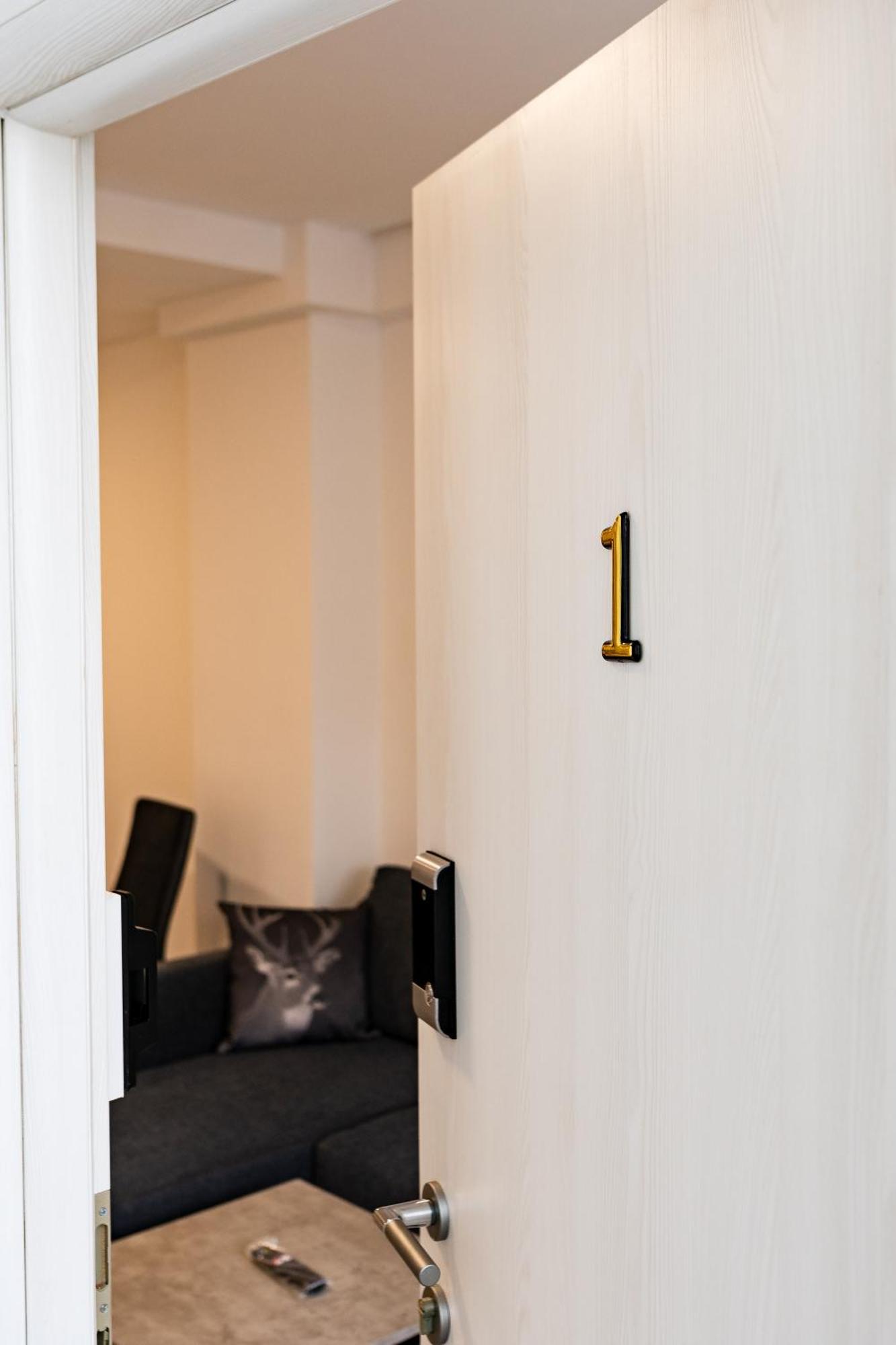 Apartmani Park Maksimir-Rebro Zagreb Ruang foto